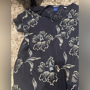 Scotch & soda- sz. Med vee neck tee